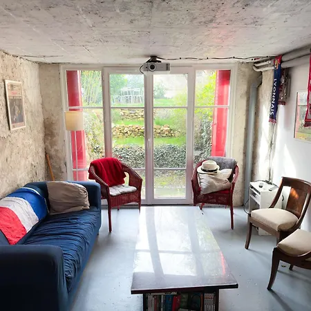 A Colombes Villa